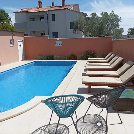 House Monte Cherpo *