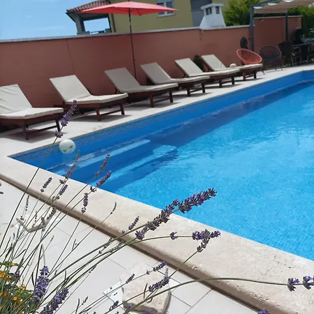 House Monte Cherpo بيت للعطل *