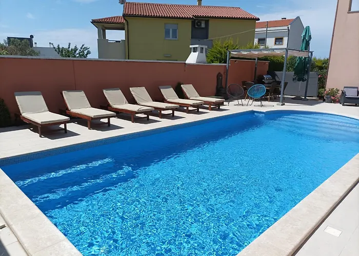 House Monte Cherpo