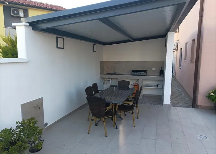 House Monte Cherpo
