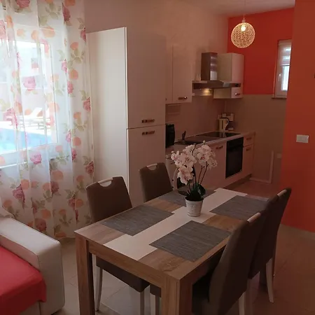 House Monte Cherpo *